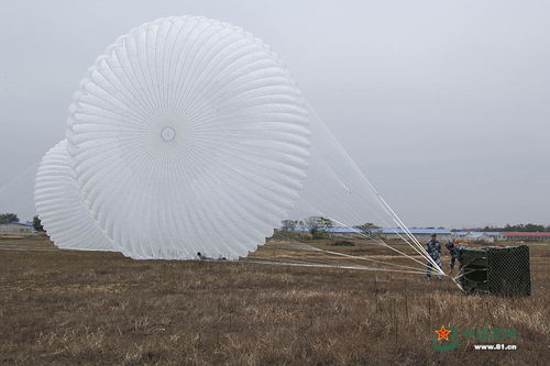 风险与机遇并存 小米枪战空投物资详细分析